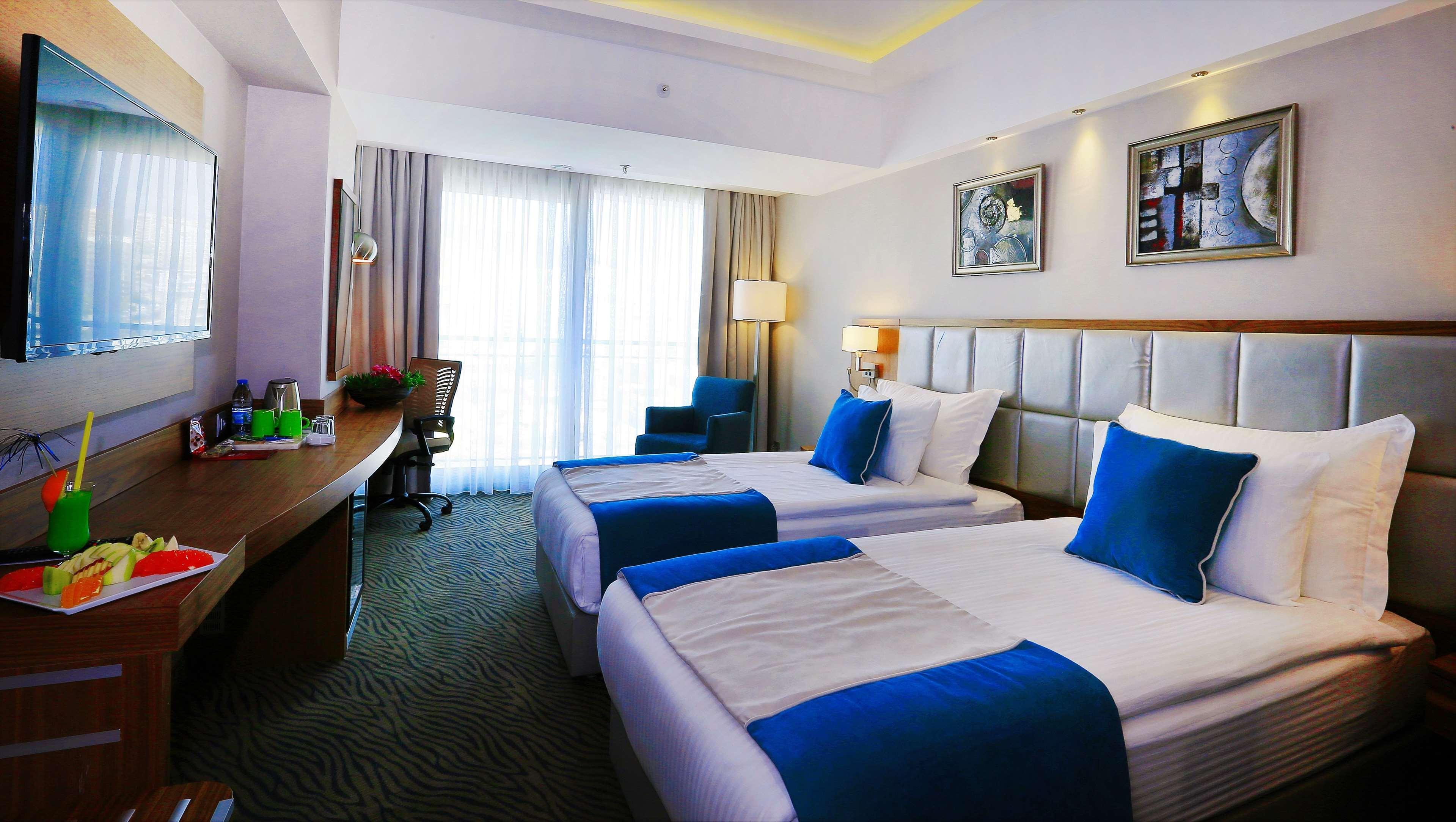 Best Western Premier Karsiyaka Convention & Spa Hotel İzmir Ngoại thất bức ảnh