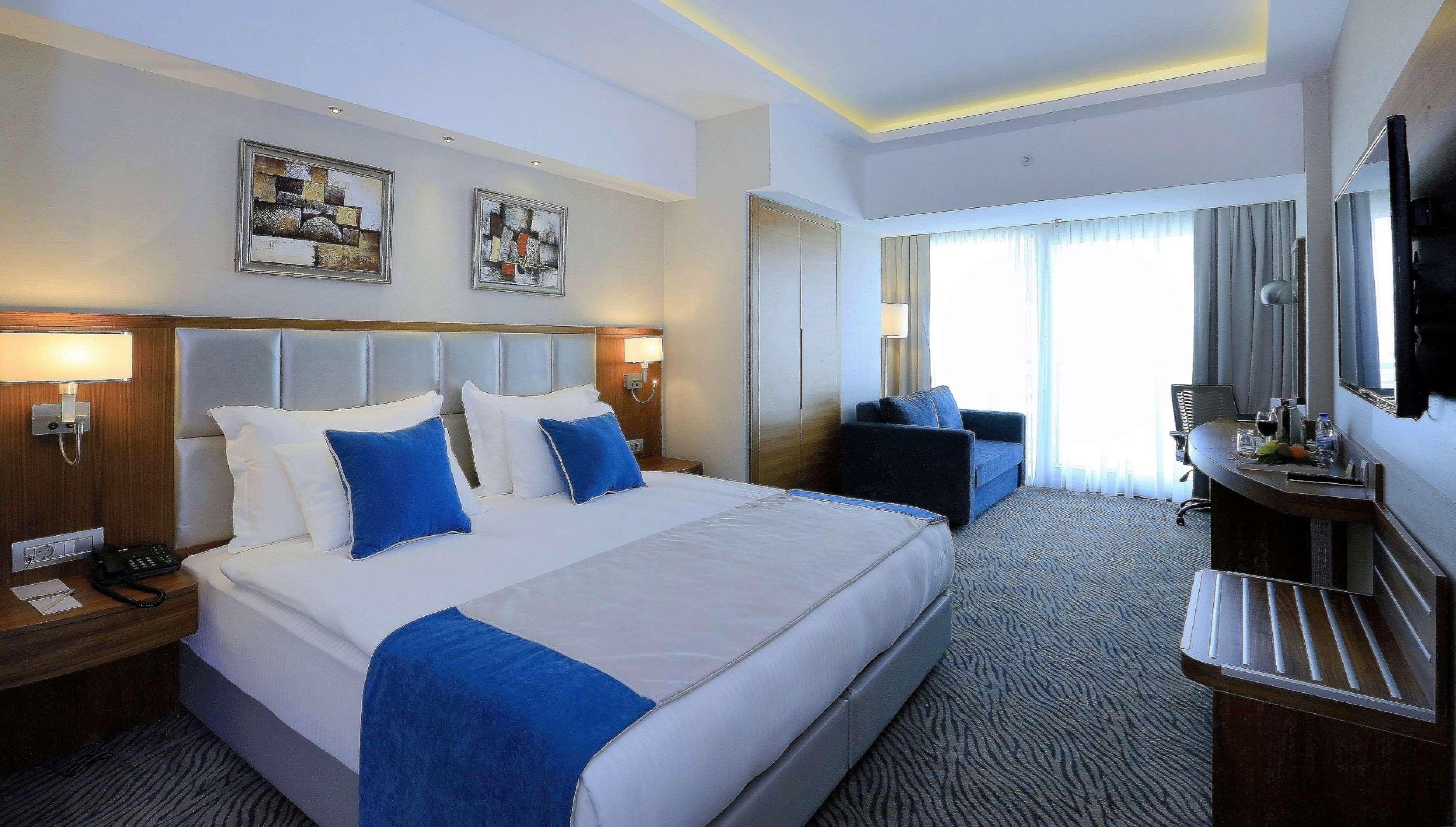 Best Western Premier Karsiyaka Convention & Spa Hotel İzmir Ngoại thất bức ảnh